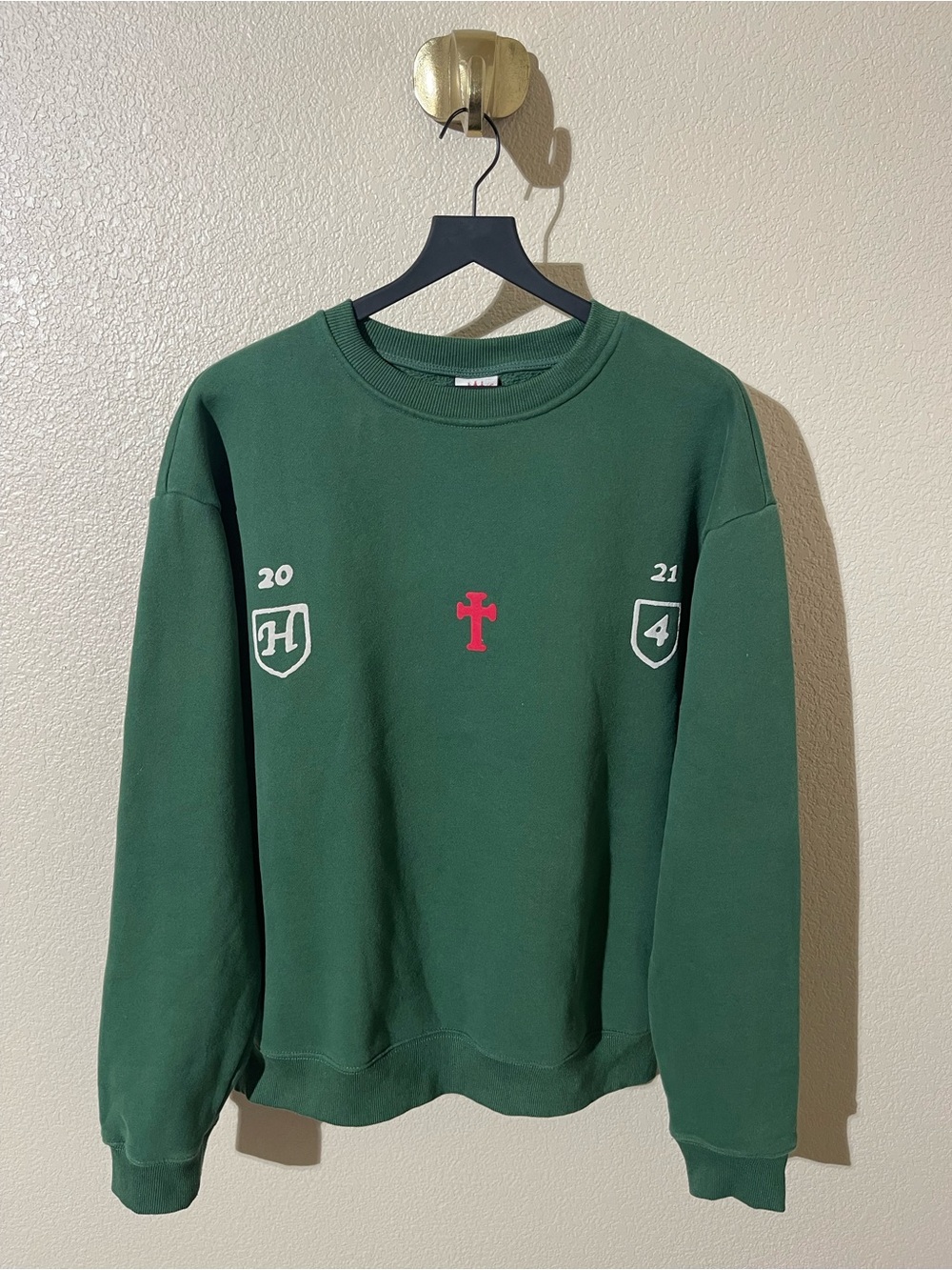 Halsey IICHLIWP Green Crewneck Sweatshirt with Shield and Cross Motifs